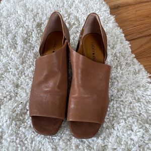 Lucky Brand Jaxy Pump-Brown